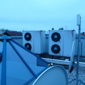 Tepelné čerpadlo Mastertherm vzduch voda kaskáda + kondenzační kotel Buderus